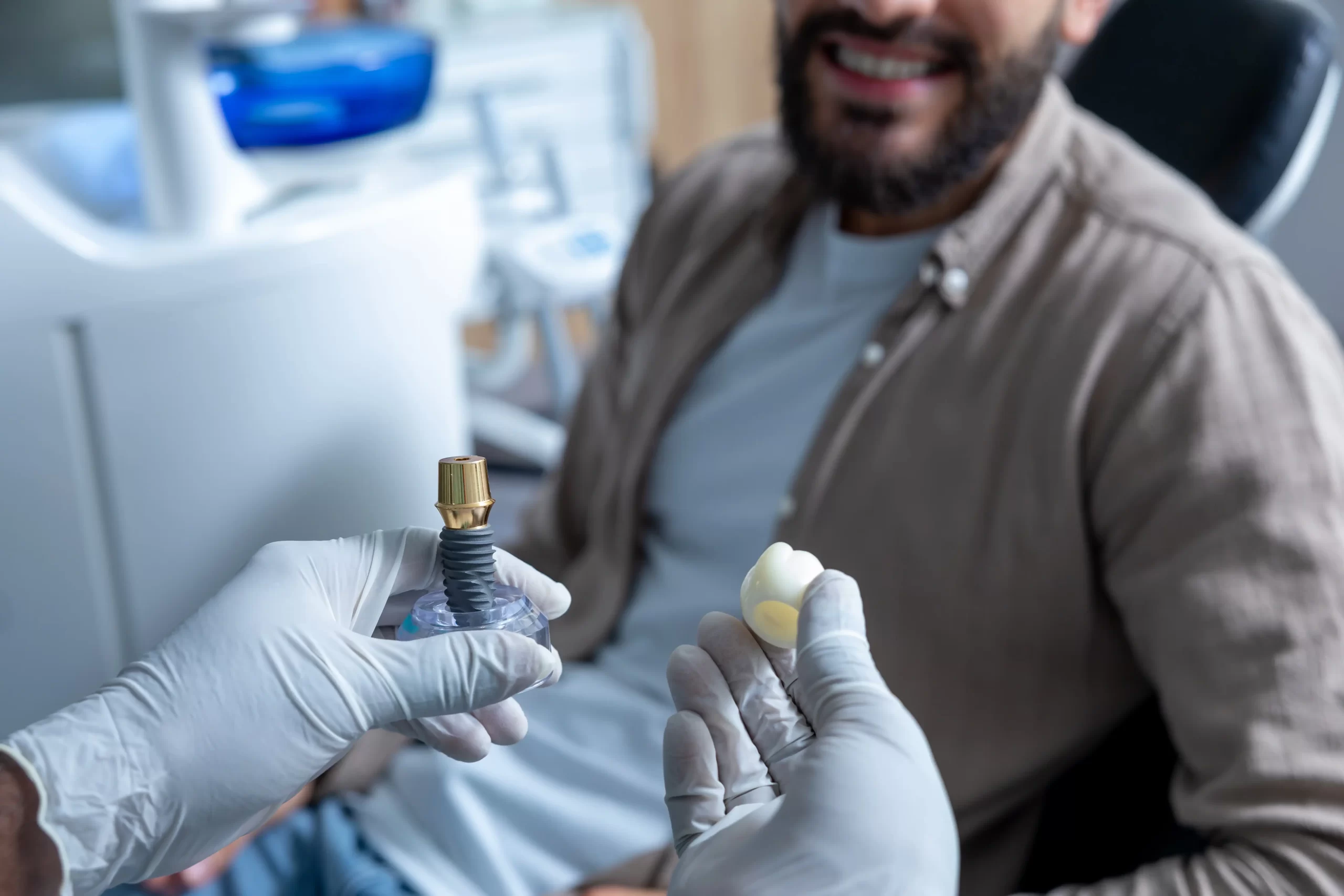 Implantes dentales en pacientes complejos: casos reales y soluciones clínicas