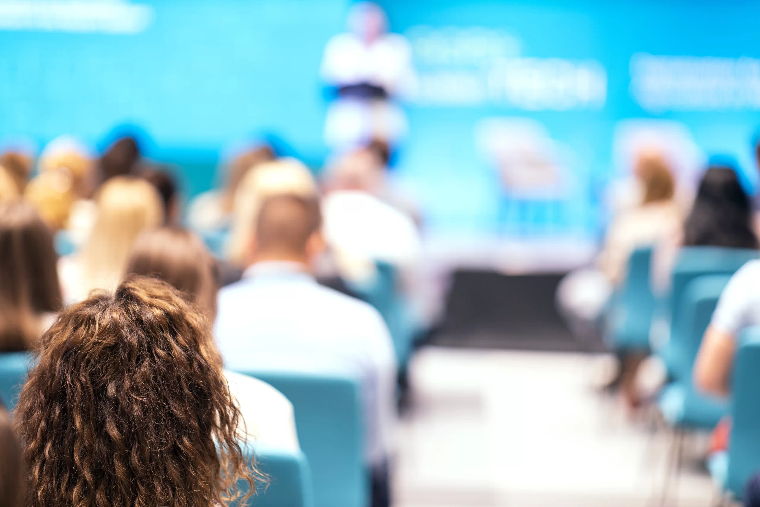 ¿Por qué asistir a conferencias de implantología puede marcar un antes y un después en tu carrera profesional?